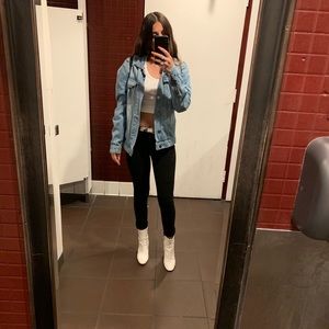 Meet your Posher, Capri